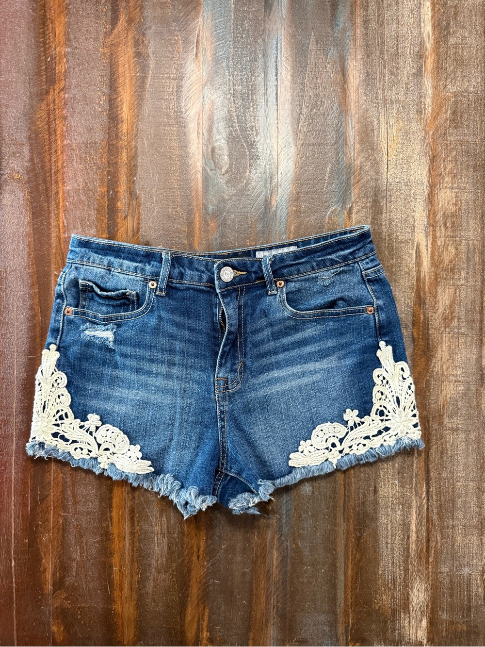 Aeropostale Size 8 High Waisted Shorty Denim w/Crochet Lace 99% Cotton EUC
